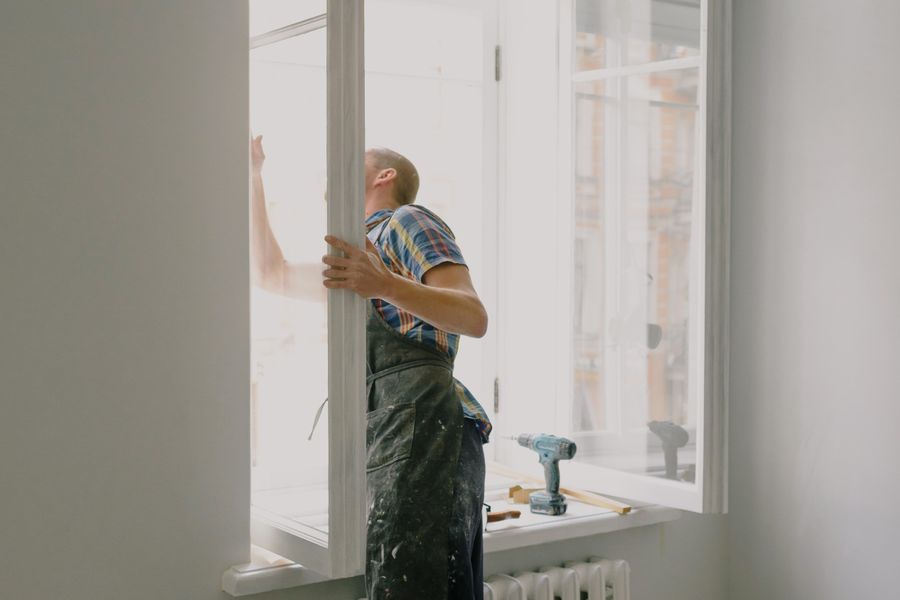 Installer setting a new window into its frame